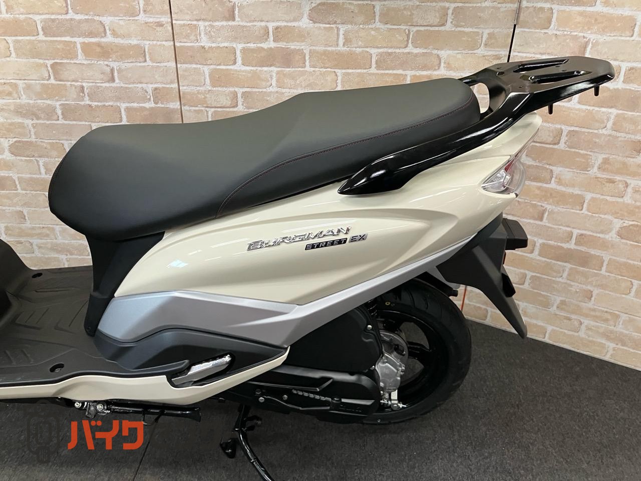 バーグマンストリート125EX 　M6モデル　SEPエンジン　アイドリングストップ　リアキャリア　サイドスタンド_19