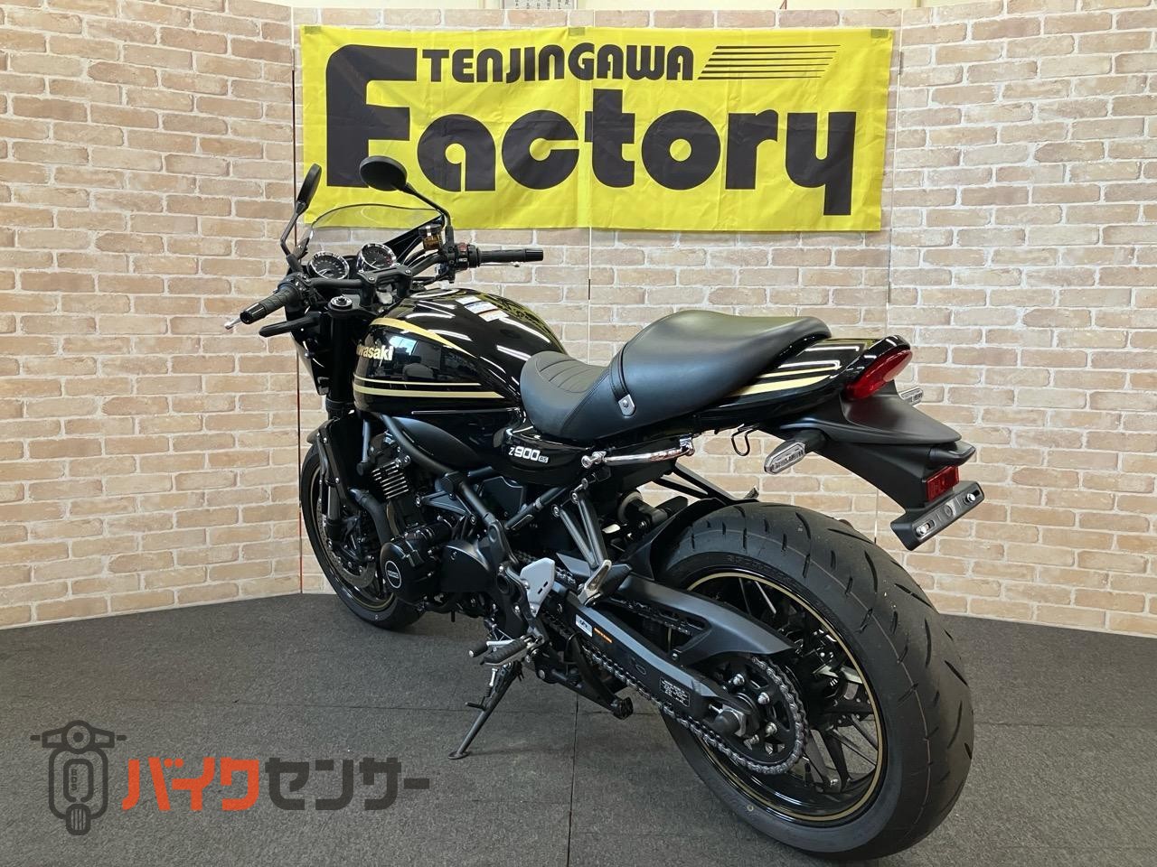 Z900RSカフェ　　ローシート加工　ステップブラケット装備　メタリックディアブロブラック ABS ETC 倒立フォーク_5