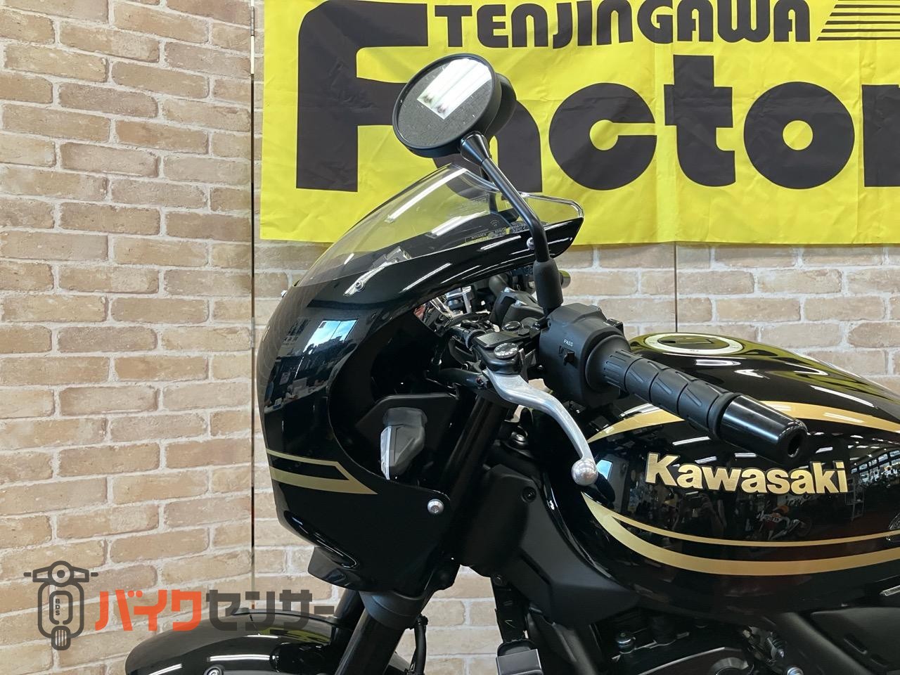 Z900RSカフェ　　ローシート加工　ステップブラケット装備　メタリックディアブロブラック ABS ETC 倒立フォーク_7