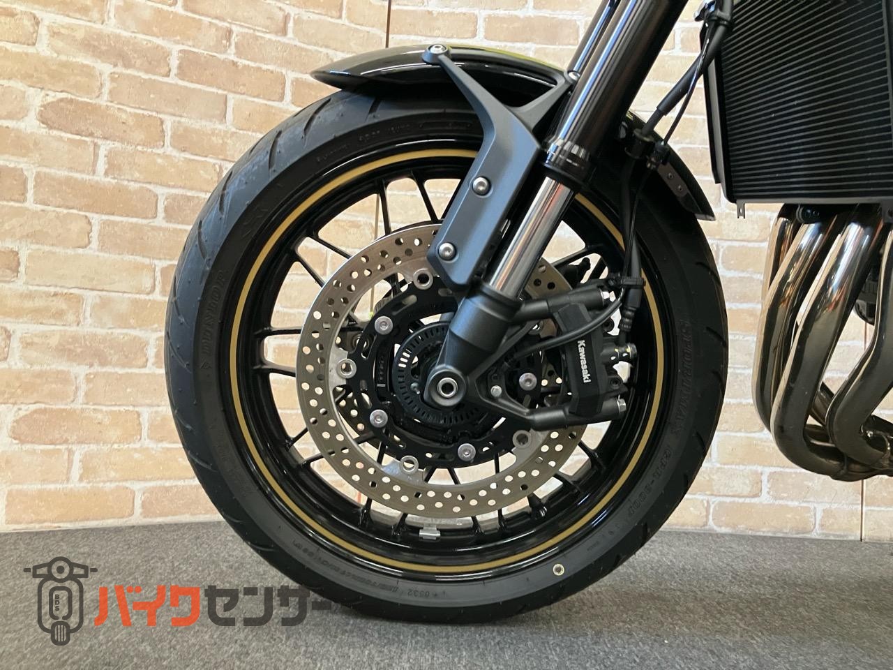 Z900RSカフェ　　ローシート加工　ステップブラケット装備　メタリックディアブロブラック ABS ETC 倒立フォーク_8