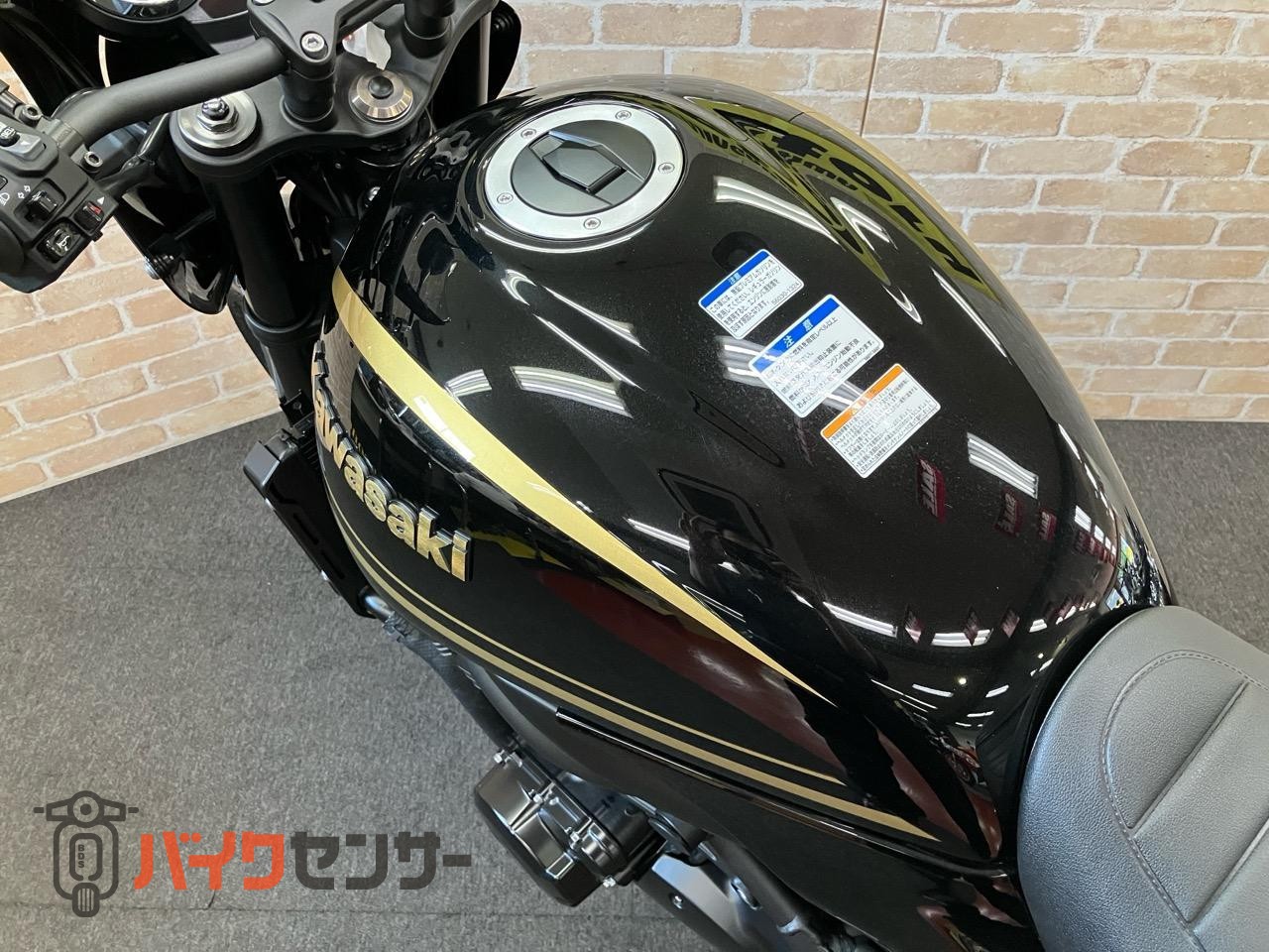 Z900RSカフェ　　ローシート加工　ステップブラケット装備　メタリックディアブロブラック ABS ETC 倒立フォーク_15