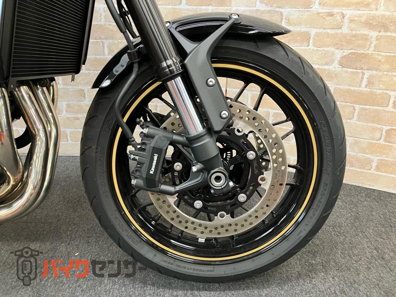 Z900RSカフェ　　ローシート加工　ステップブラケット装備　メタリックディアブロブラック ABS ETC 倒立フォーク_25