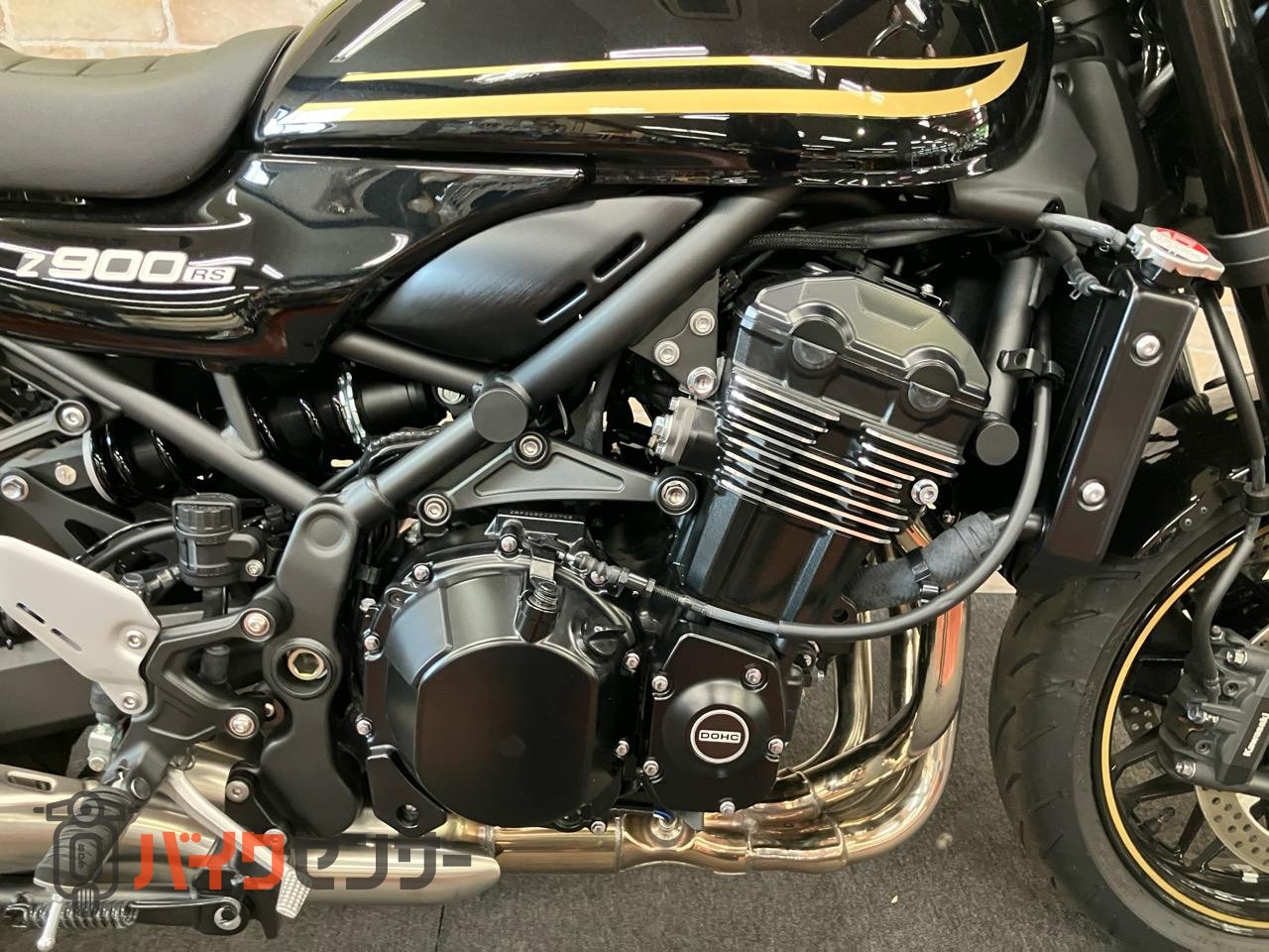 Z900RSカフェ　　ローシート加工　ステップブラケット装備　メタリックディアブロブラック ABS ETC 倒立フォーク_28