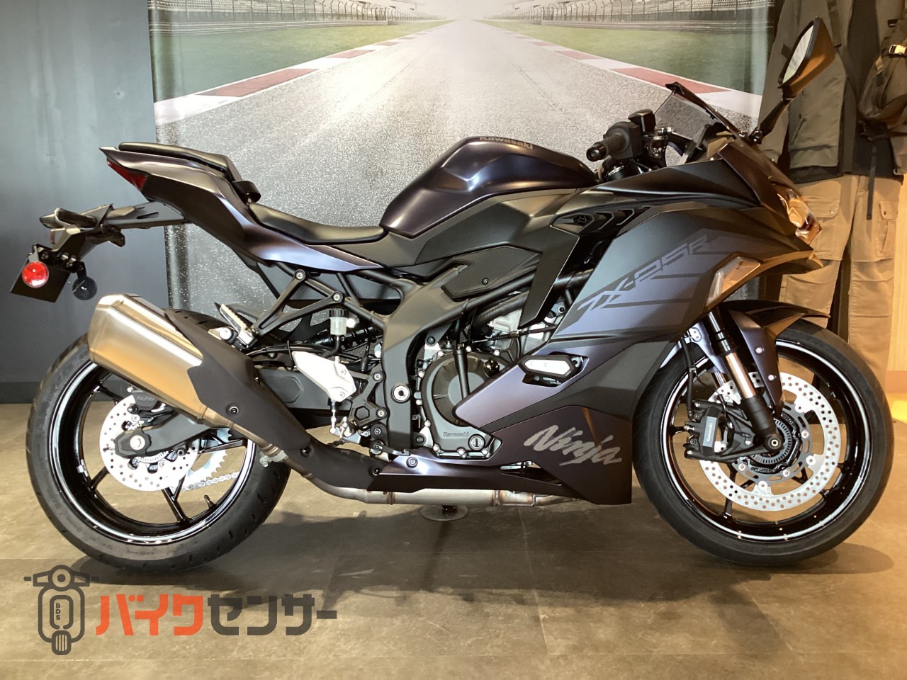 カワサキ NINJA ZX-25R SE メタリックマットミステリアスグレー