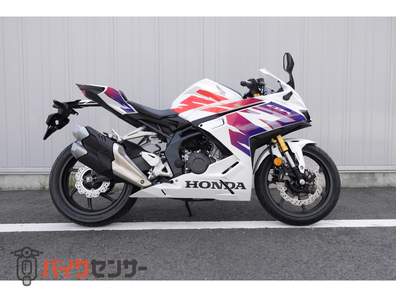 ホンダ CBR250RR 2025年モデル・新車・パールグレアホワイト・ABS