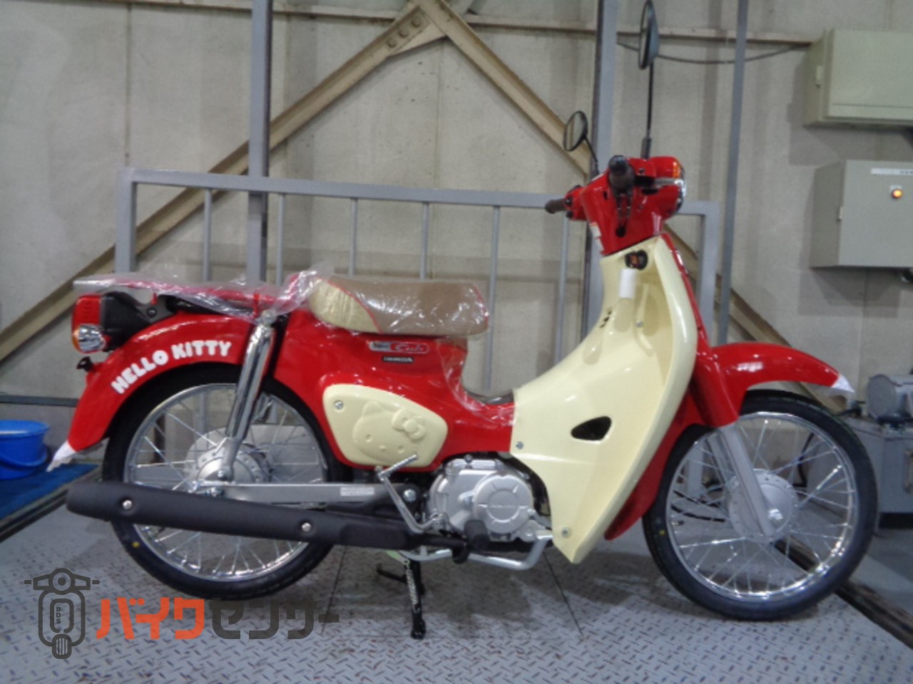 ホンダ スーパーカブ50 ハローキティ50周年記念モデル B520343| BDS 