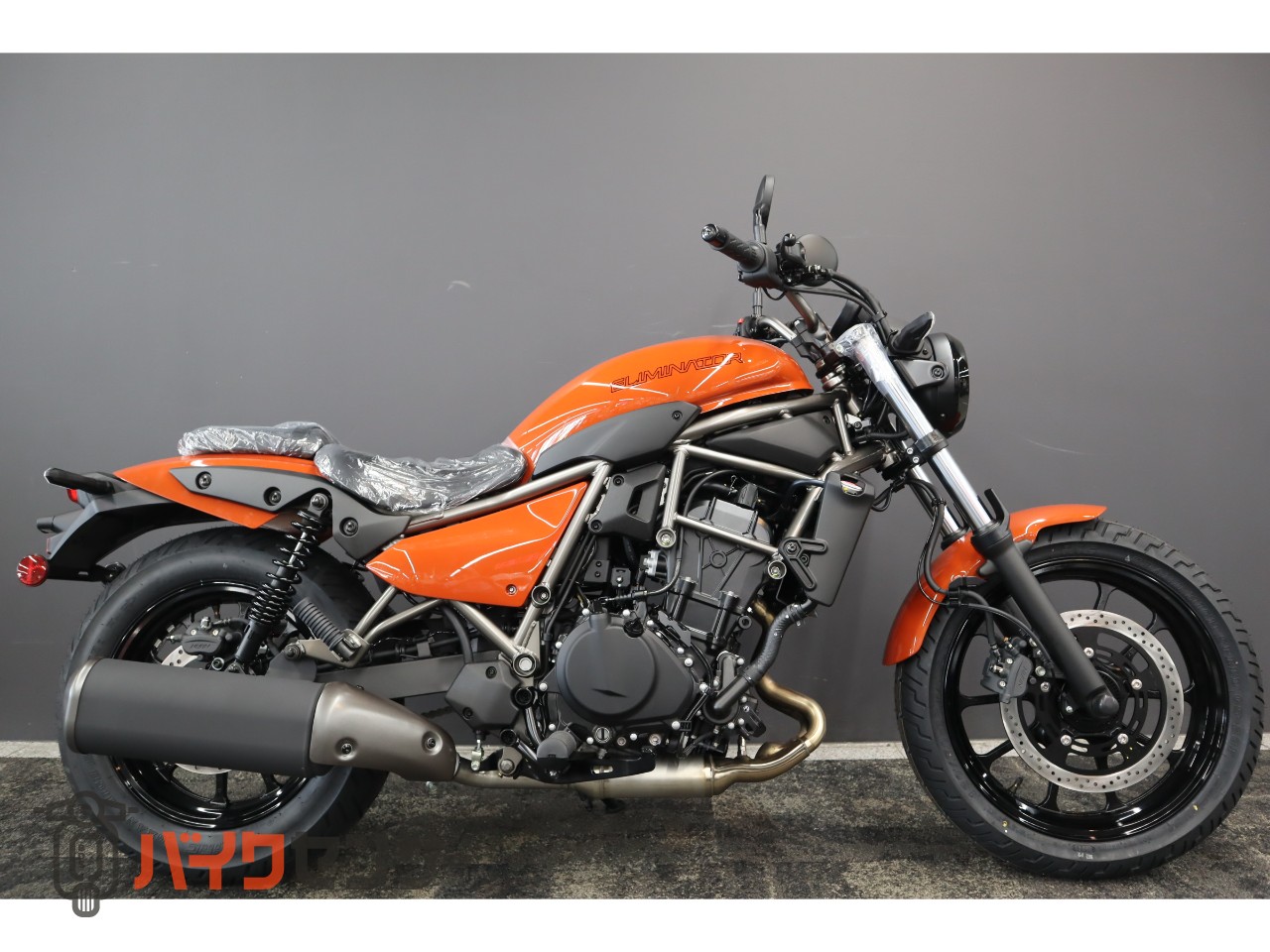 カワサキエリミネーター400 パールラヴァオレンジフェンダー（フロント）