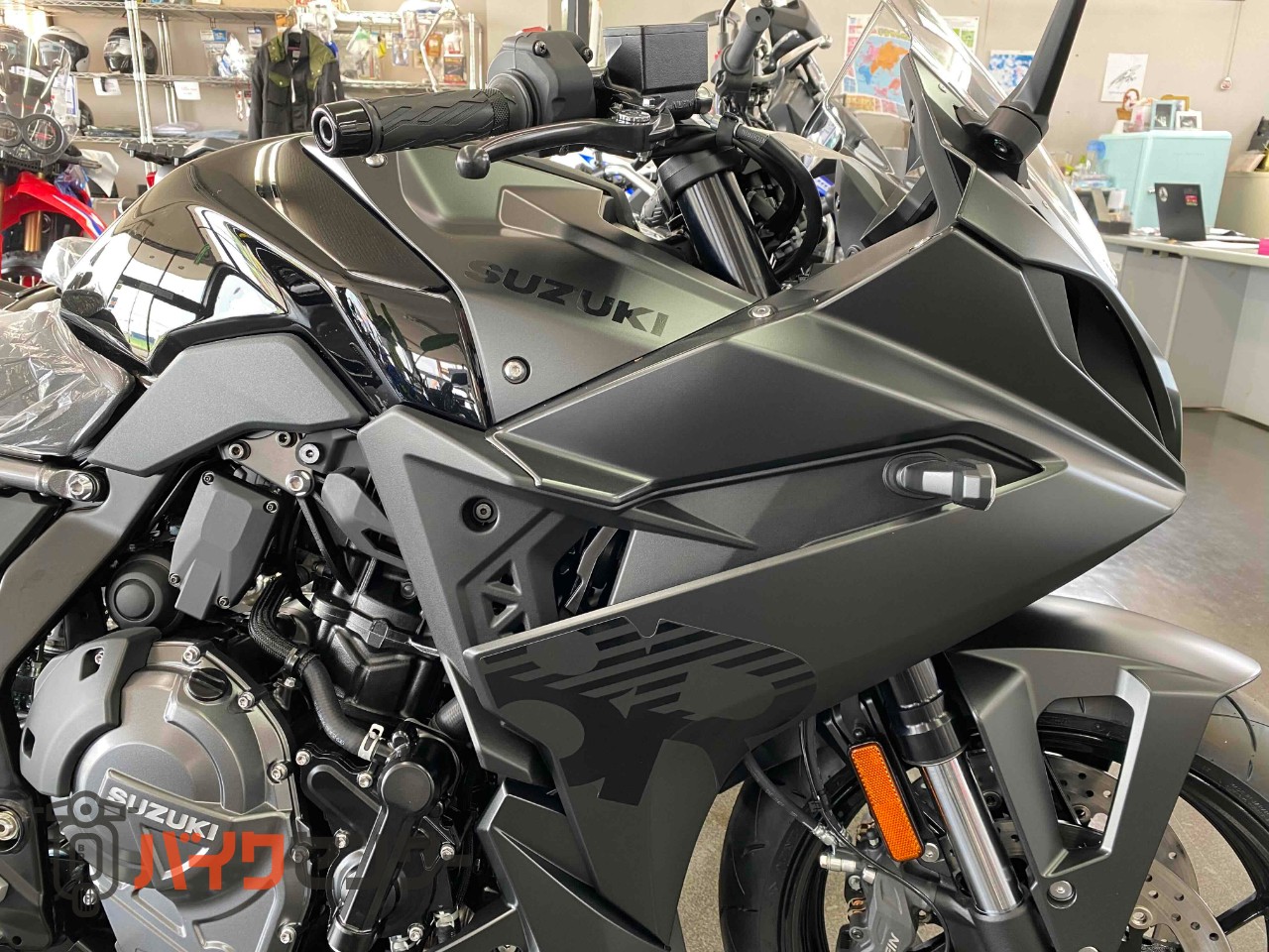 スズキ GSX-8R 2025年モデル 新車 マッドブラック B521898| BDSバイク