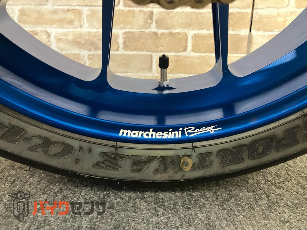 CBR250RR　マルケジーニホイール　オーリンズリアサス　OVERハンドル　マジカルスクリーン前後フェンダー　ベビーフェイスステップ等_13