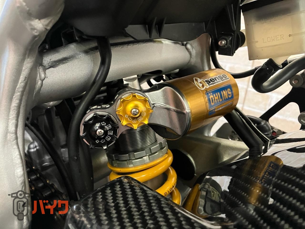 CBR250RR　マルケジーニホイール　オーリンズリアサス　OVERハンドル　マジカルスクリーン前後フェンダー　ベビーフェイスステップ等_15