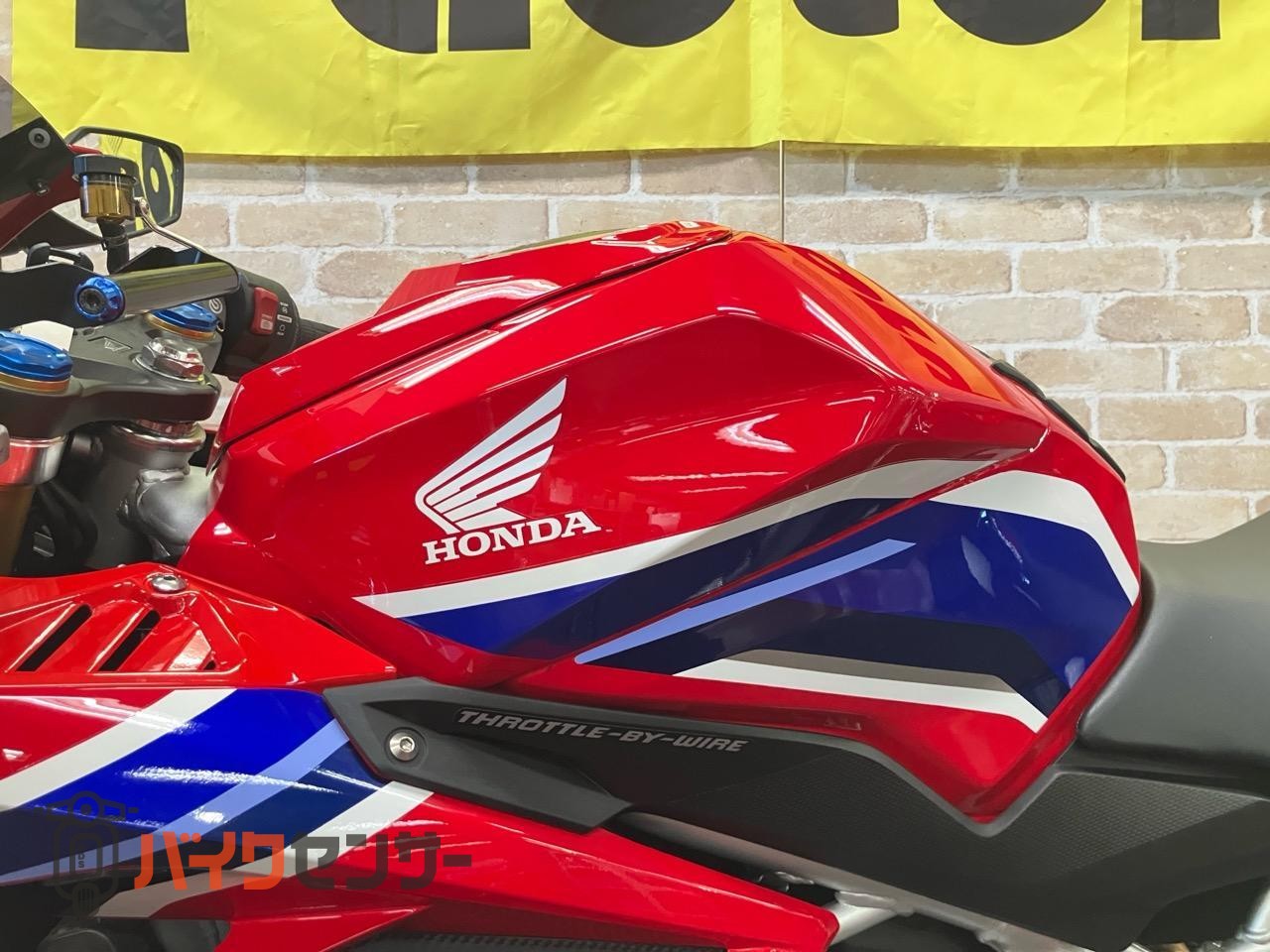 CBR250RR　マルケジーニホイール　オーリンズリアサス　OVERハンドル　マジカルスクリーン前後フェンダー　ベビーフェイスステップ等_21