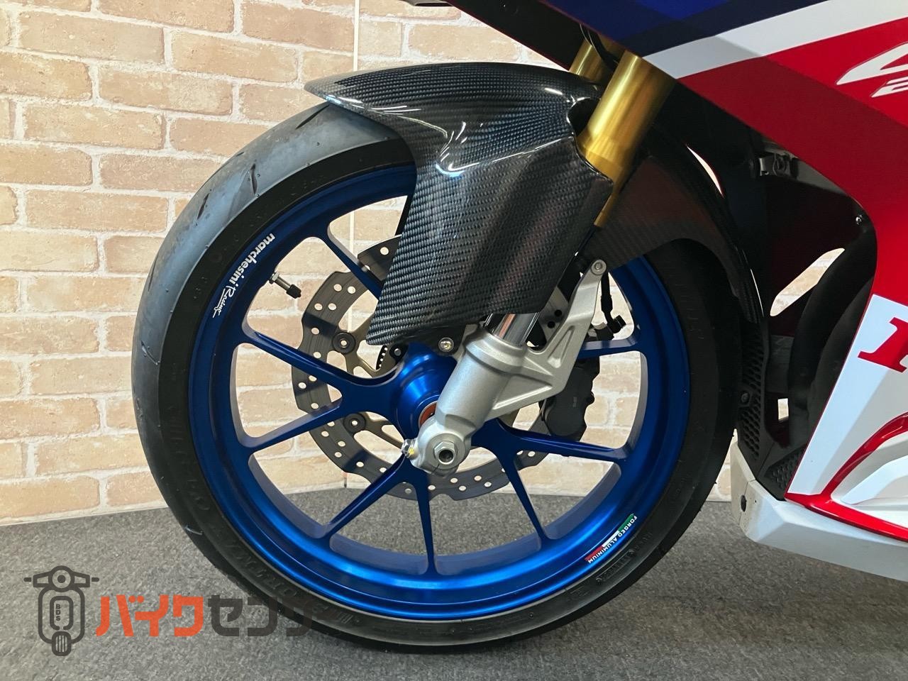 CBR250RR　マルケジーニホイール　オーリンズリアサス　OVERハンドル　マジカルスクリーン前後フェンダー　ベビーフェイスステップ等_23