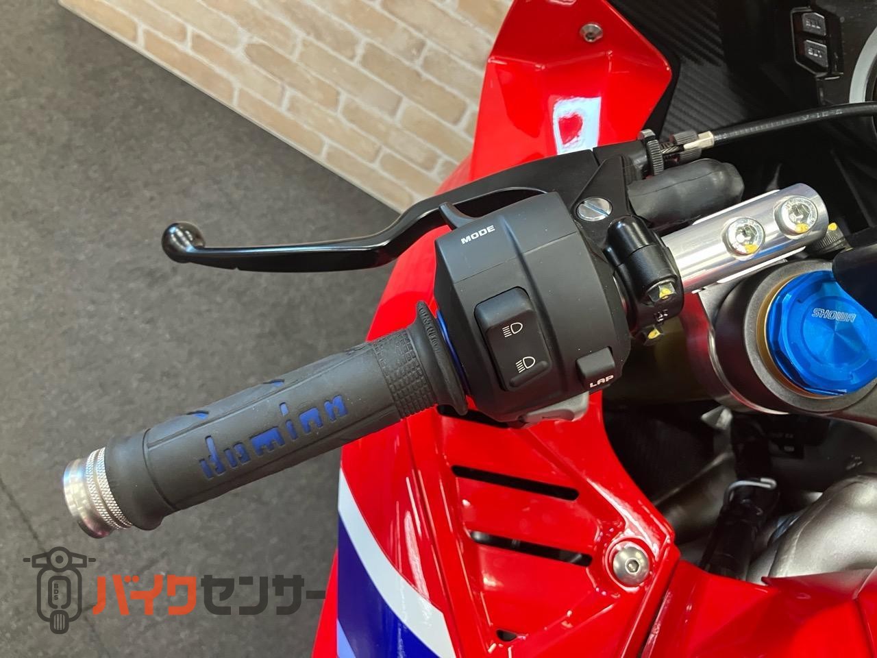 CBR250RR　マルケジーニホイール　オーリンズリアサス　OVERハンドル　マジカルスクリーン前後フェンダー　ベビーフェイスステップ等_25