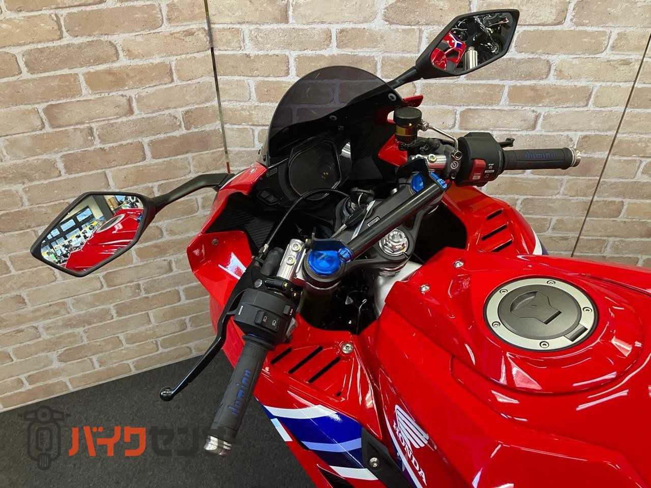 CBR250RR　マルケジーニホイール　オーリンズリアサス　OVERハンドル　マジカルスクリーン前後フェンダー　ベビーフェイスステップ等_26