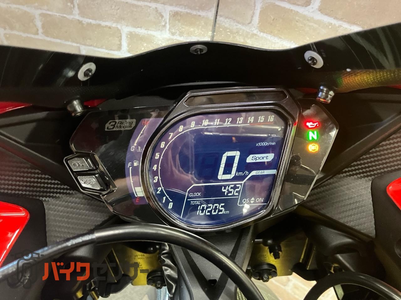 CBR250RR　マルケジーニホイール　オーリンズリアサス　OVERハンドル　マジカルスクリーン前後フェンダー　ベビーフェイスステップ等_27