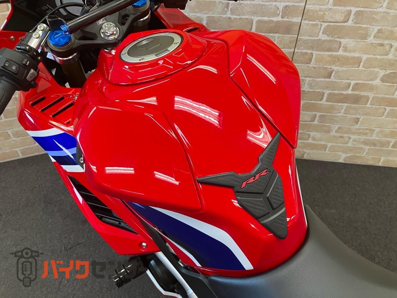 CBR250RR　マルケジーニホイール　オーリンズリアサス　OVERハンドル　マジカルスクリーン前後フェンダー　ベビーフェイスステップ等_29