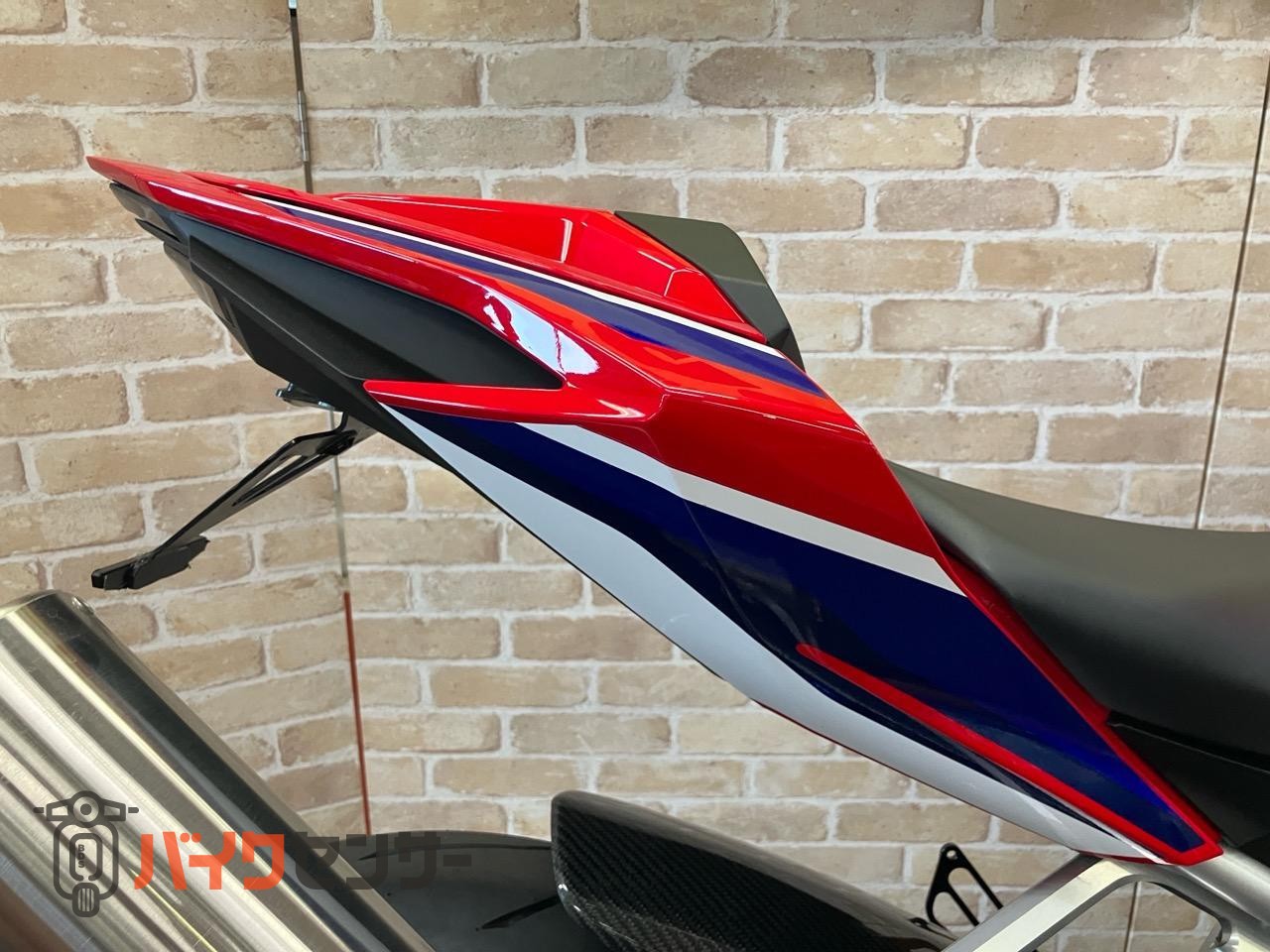 CBR250RR　マルケジーニホイール　オーリンズリアサス　OVERハンドル　マジカルスクリーン前後フェンダー　ベビーフェイスステップ等_42