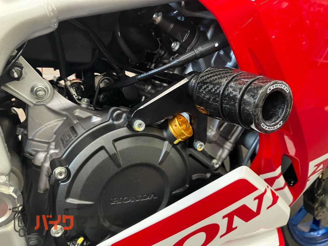 CBR250RR　マルケジーニホイール　オーリンズリアサス　OVERハンドル　マジカルスクリーン前後フェンダー　ベビーフェイスステップ等_43