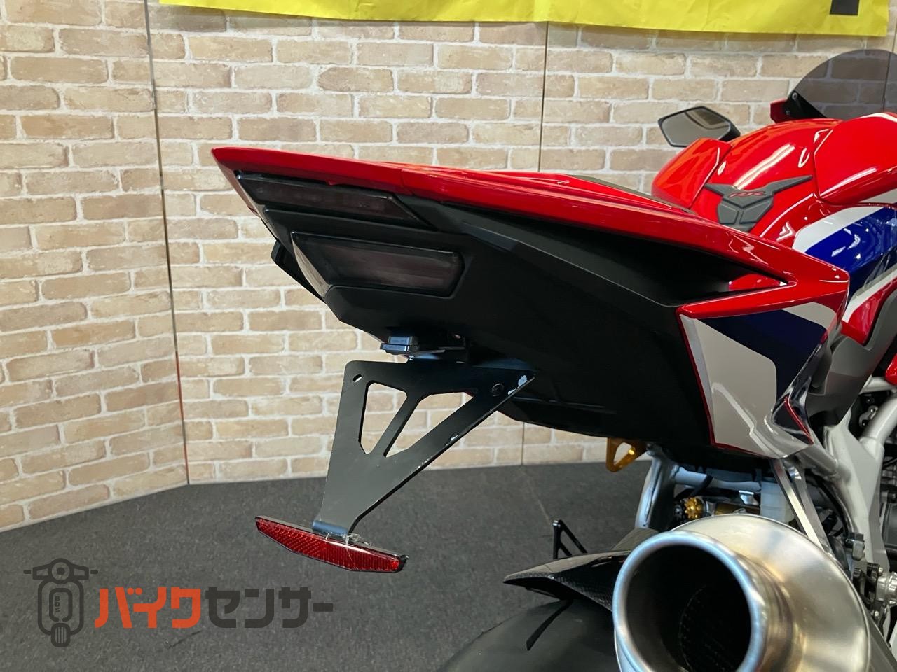 CBR250RR　マルケジーニホイール　オーリンズリアサス　OVERハンドル　マジカルスクリーン前後フェンダー　ベビーフェイスステップ等_47