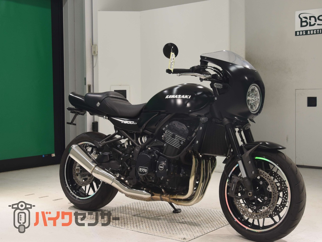 Z900RSカフェ マットブラック塗装　アエラ　ステップ　コアガード　ロングテール　PMCクリアテール　ハイサイダーミラー　モリワキガード_2