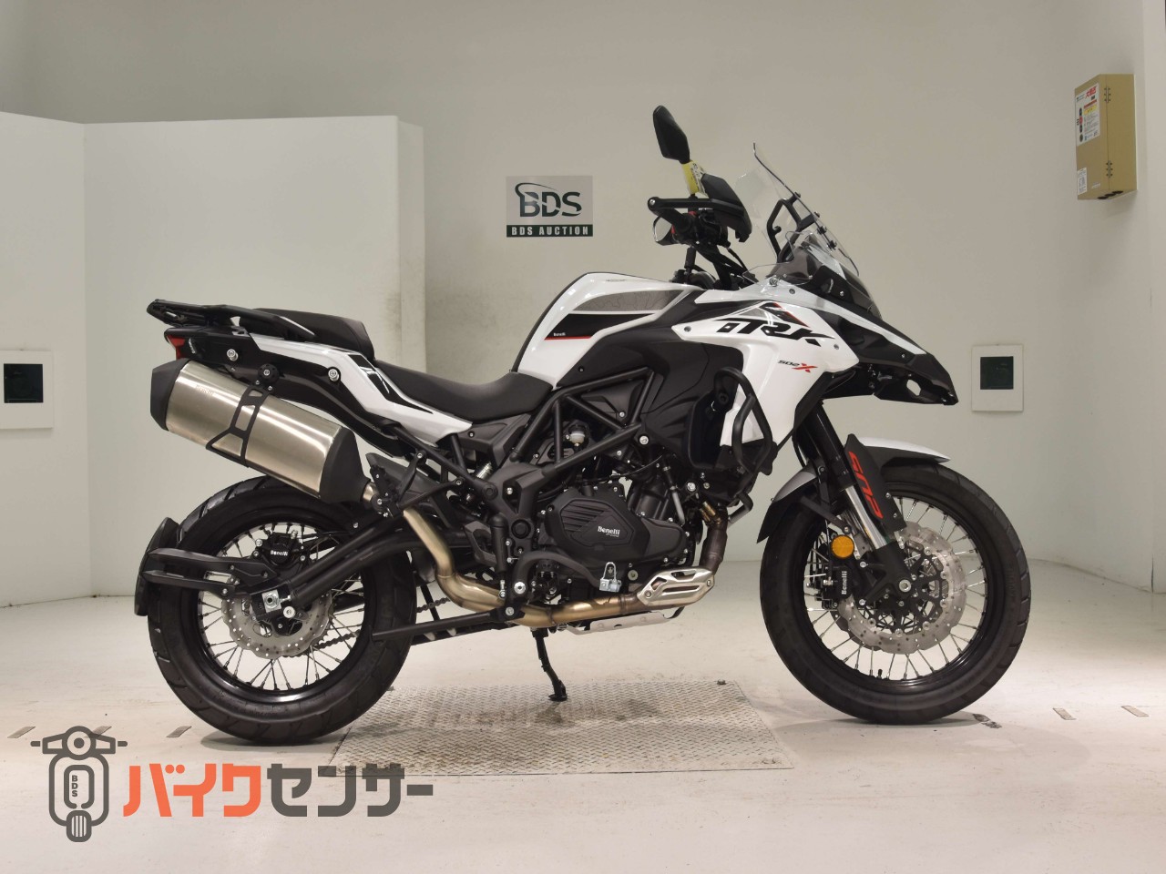 バイク ヘッドライトガードカバー オートバイ修正グリル ベネリ TRK502 TRK 502 × TRK502X 2018-2021 オートバイの ヘッドライトグリルカバー  ベネリ 用TRK502 Trk 502 2018-2020 オートバイヘッドライトガードプロテ バイク用 ヘッドライト保護カバー トラック 502  502X ... オートバイのヘッドライトグリルカバー ベネリ 用TRK502 Trk 502 2018-2020 オートバイヘッドライトガードプロテ