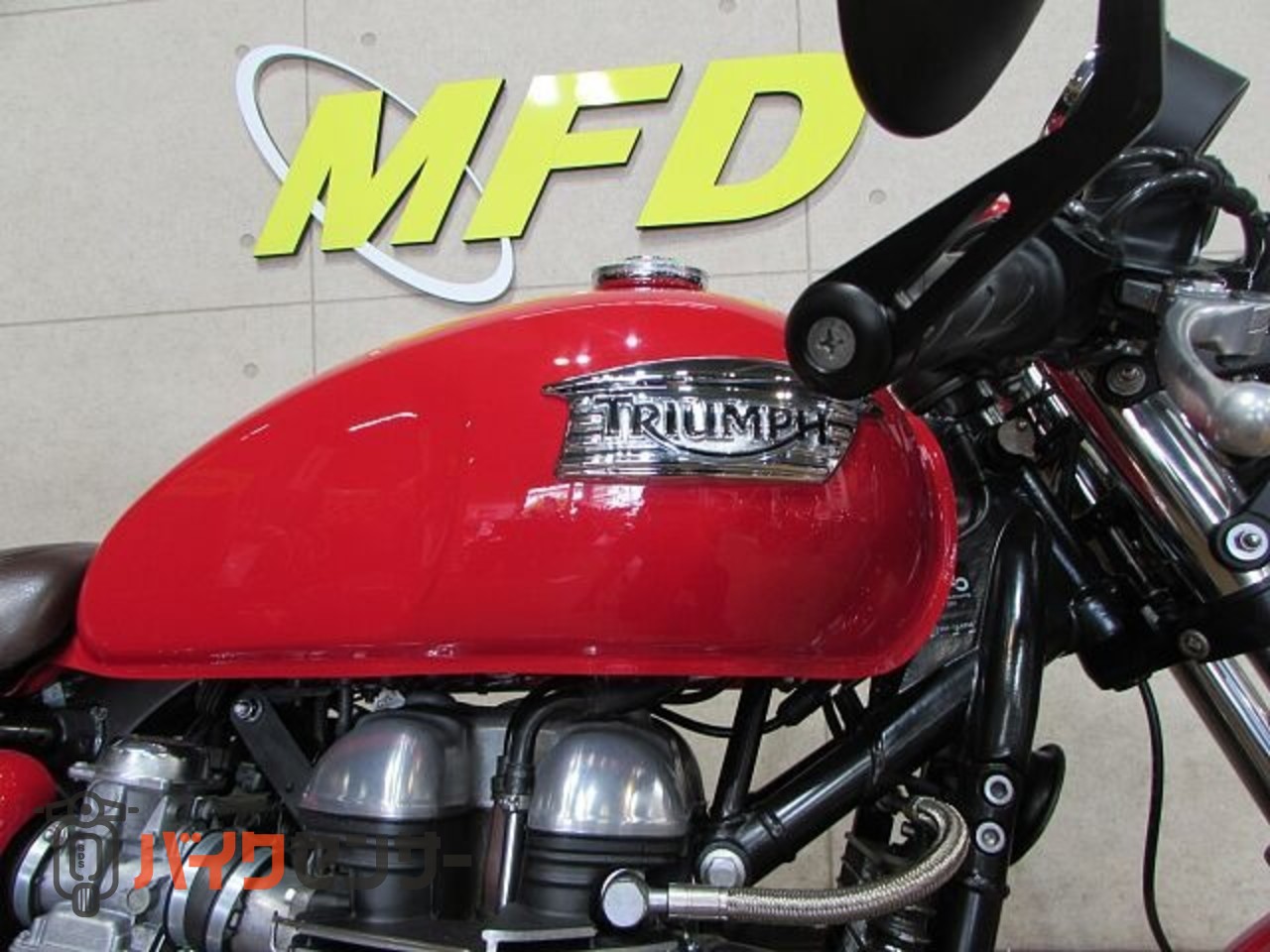 トライアンフ スラクストン900 ETC車載器付き! フルノーマルでシングル