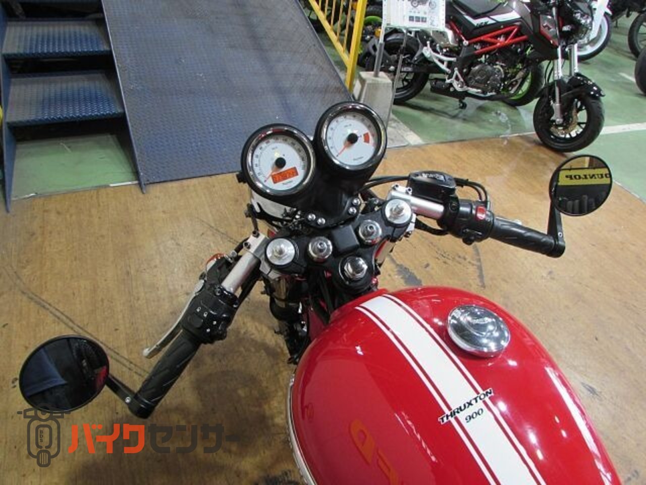 トライアンフ スラクストン900 ETC車載器付き! フルノーマルでシングル