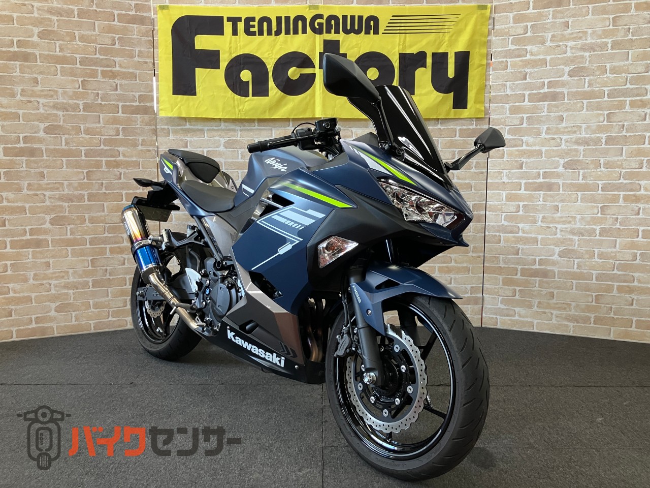 NINJA400　WR'Sマフラー　マウントバー　グリップヒーター　スモークスクリーン_2