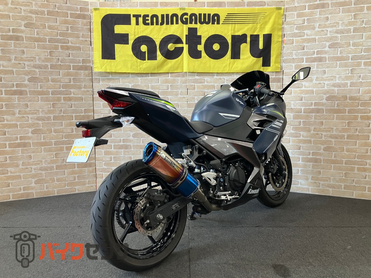 NINJA400　WR'Sマフラー　マウントバー　グリップヒーター　スモークスクリーン_4