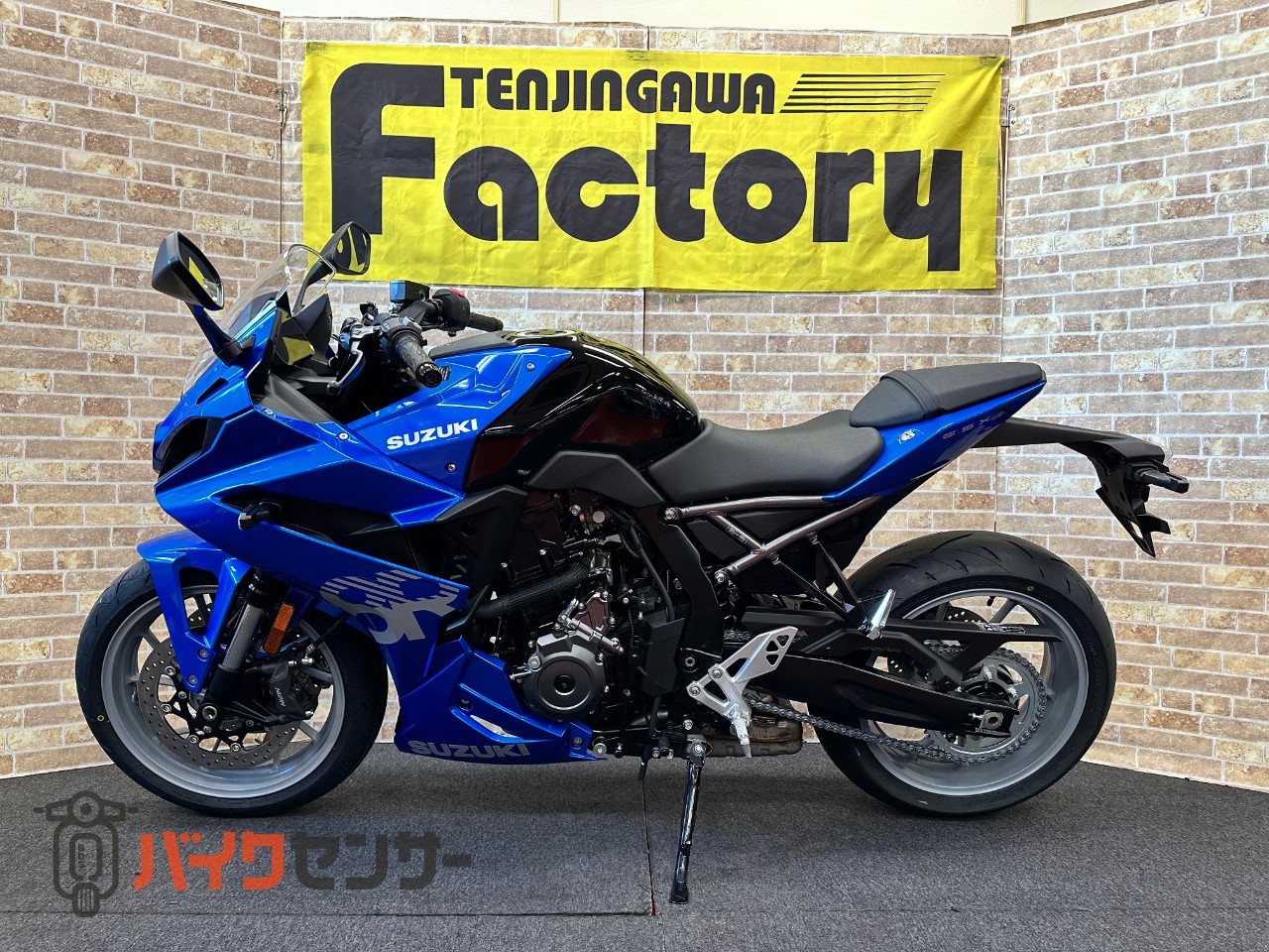 GSX-8R 双方向クイックシフター　ドライブモードセレクト　電子スロットル　2025年モデル_1