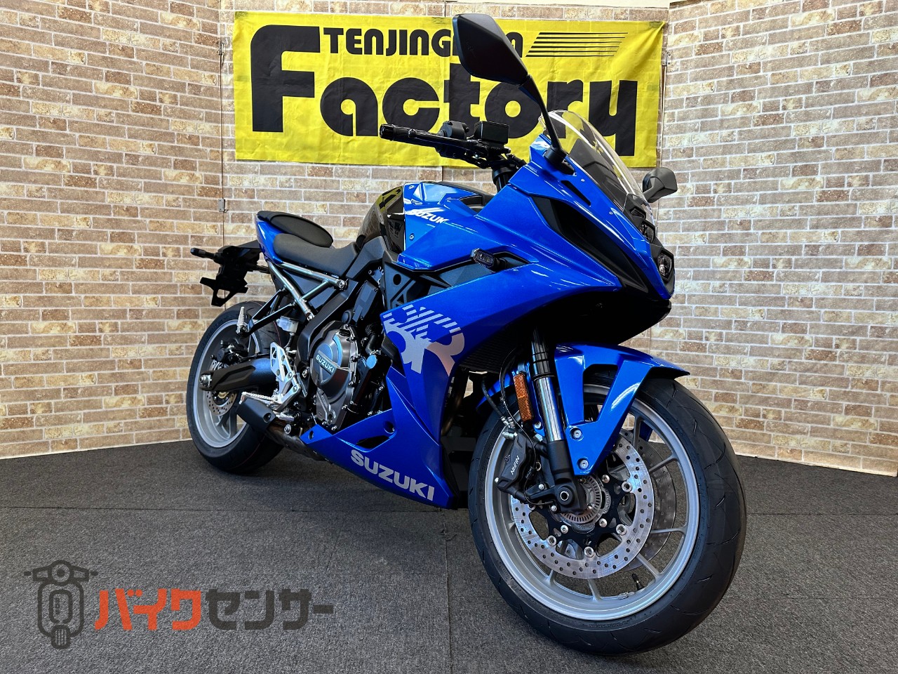 GSX-8R 双方向クイックシフター　ドライブモードセレクト　電子スロットル　2025年モデル_2