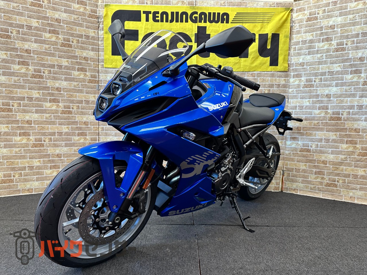 GSX-8R 双方向クイックシフター　ドライブモードセレクト　電子スロットル　2025年モデル_3