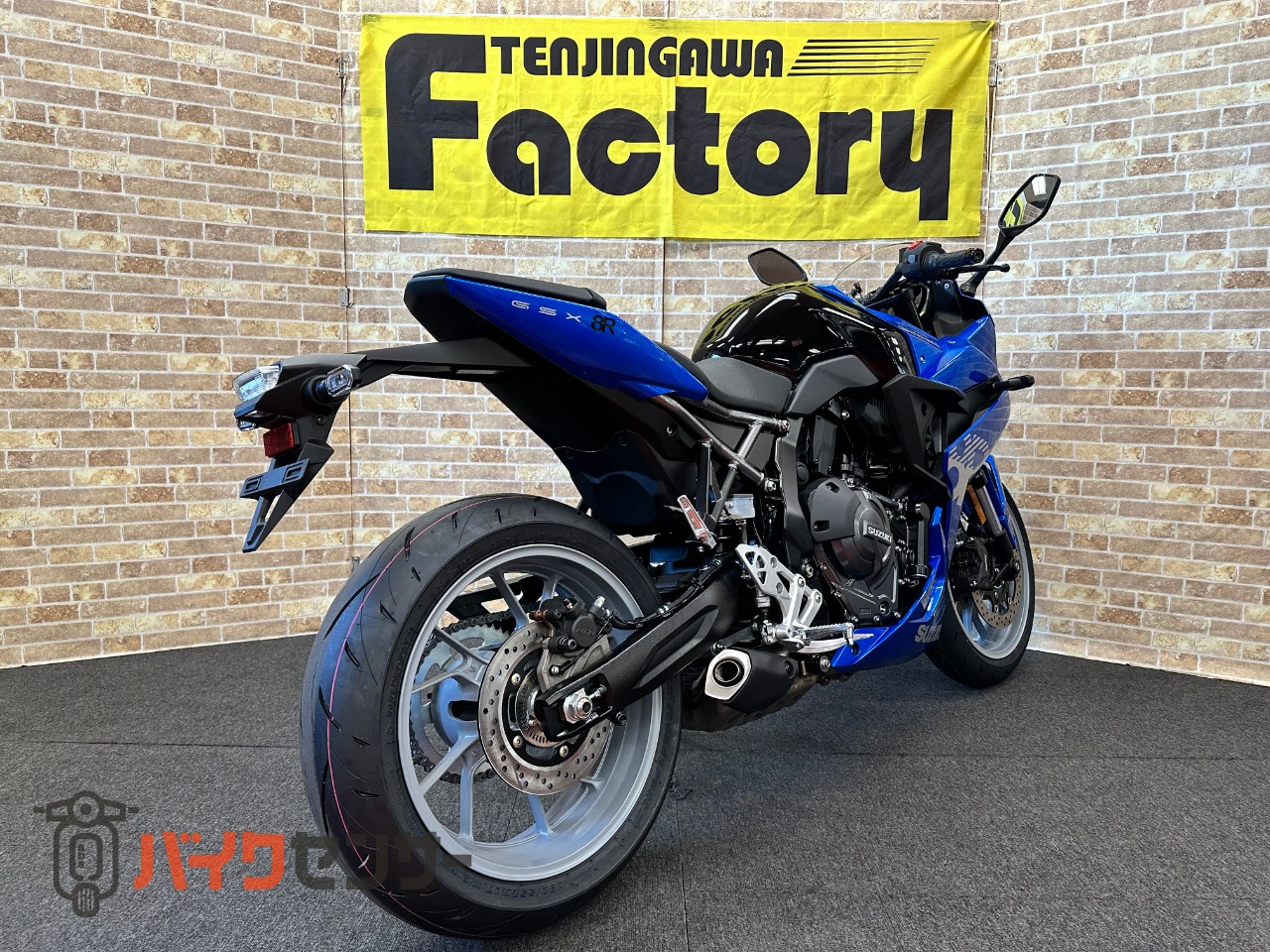 GSX-8R 双方向クイックシフター　ドライブモードセレクト　電子スロットル　2025年モデル_4
