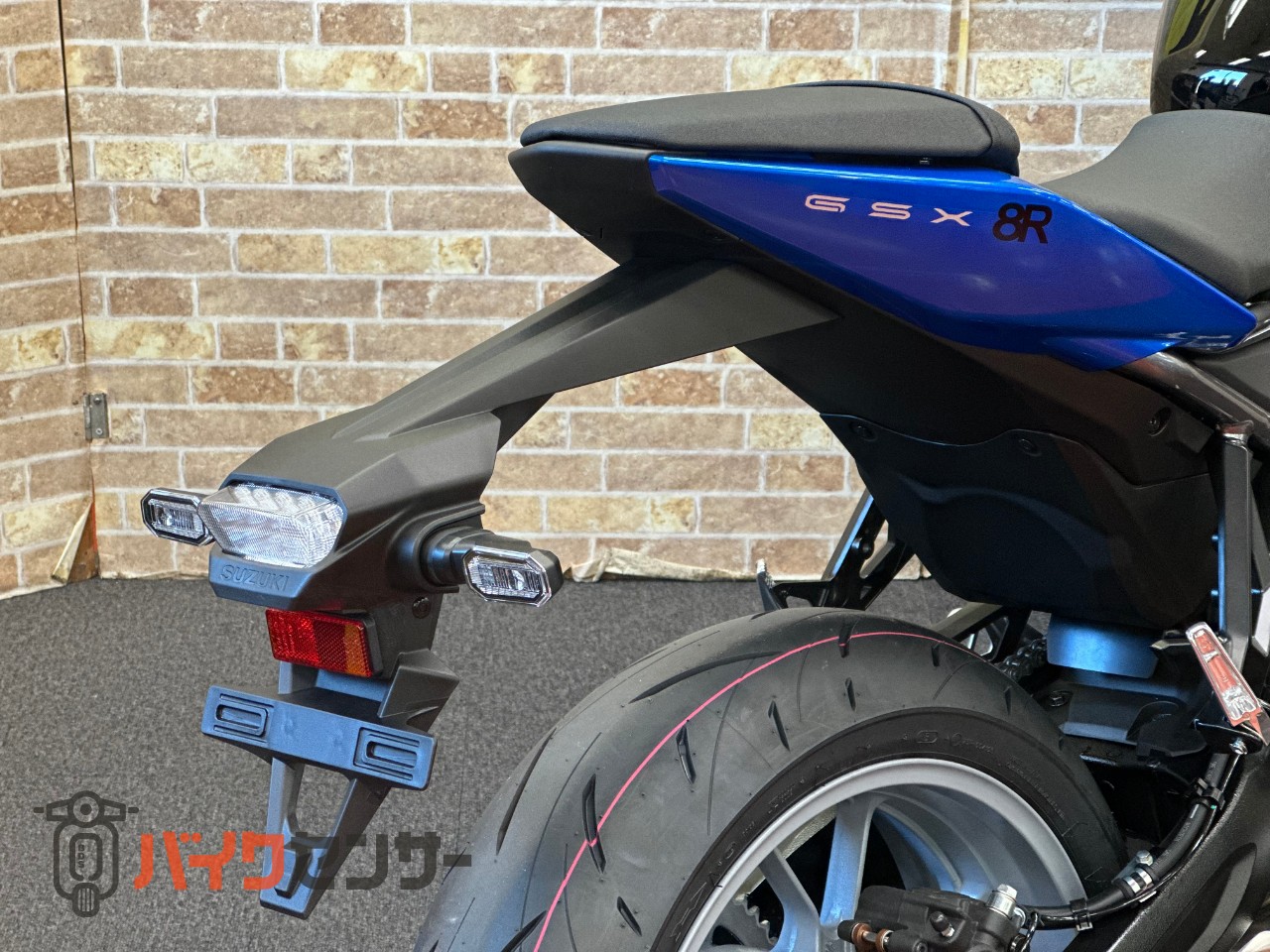GSX-8R 双方向クイックシフター　ドライブモードセレクト　電子スロットル　2025年モデル_13
