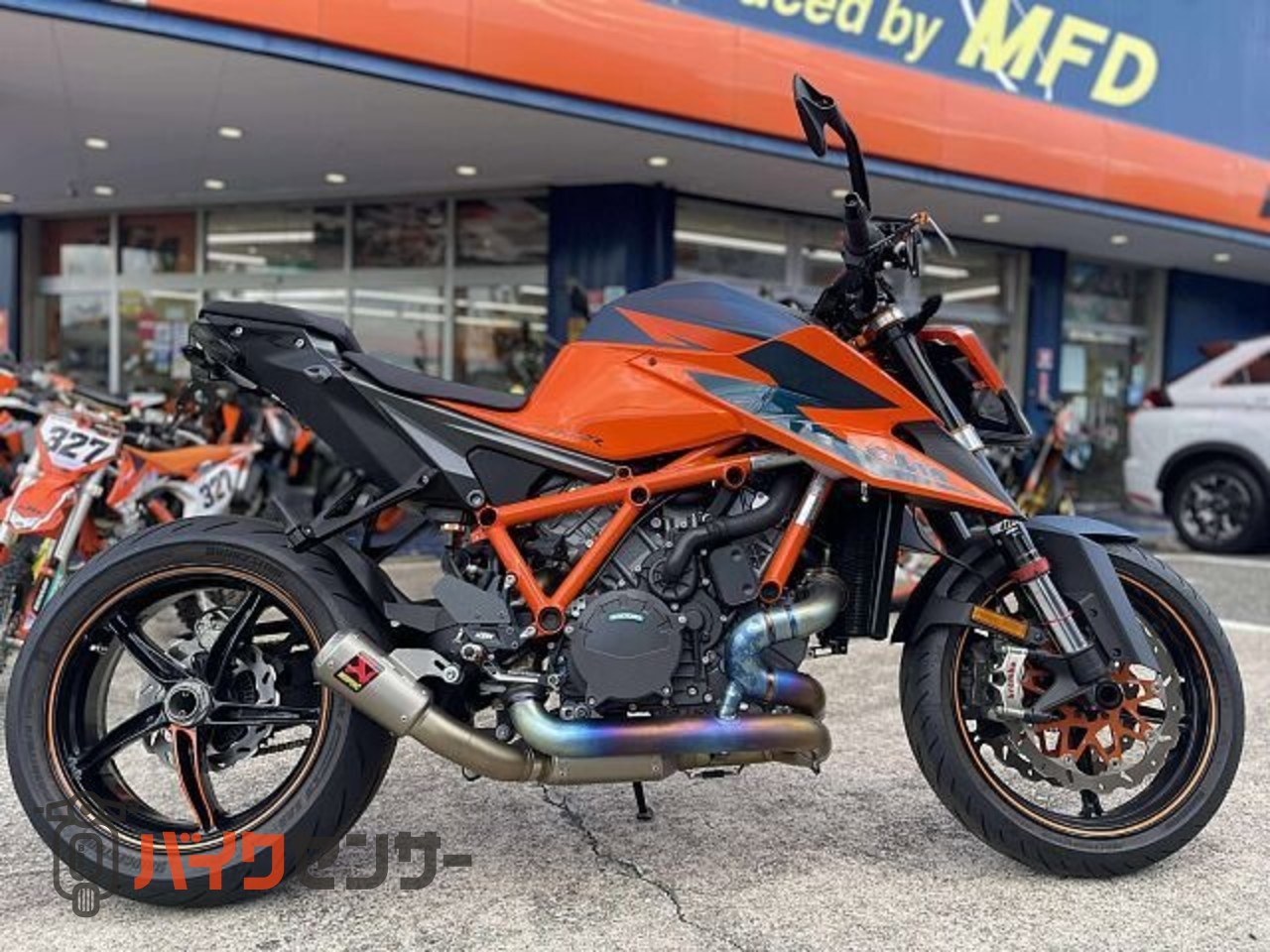 KTM 1290 スーパーデュークR アクラポビッチエキゾースト