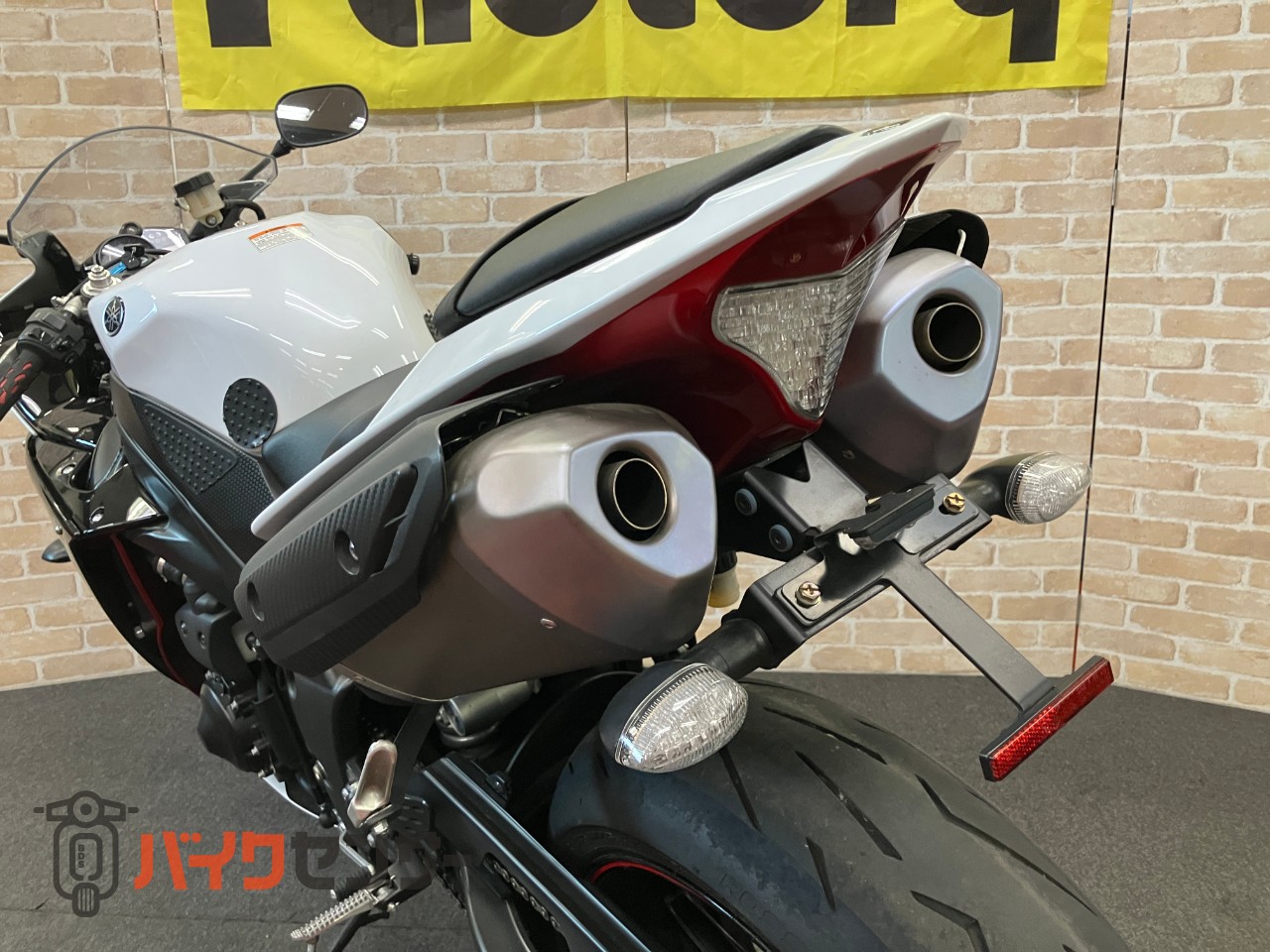 YZF-R1　北米仕様カラー　トラコン搭載　後期モデル　フェンダーレス　LEDウインカー　ETC_11