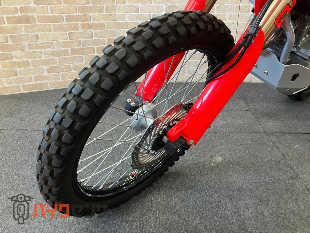 CRF250L SP忠男パワーボックス　ヨシムラサイレンサー　スクリーン　ナックルガード　ビックタンク　ワイドペグ　キャリア等カスタム_25