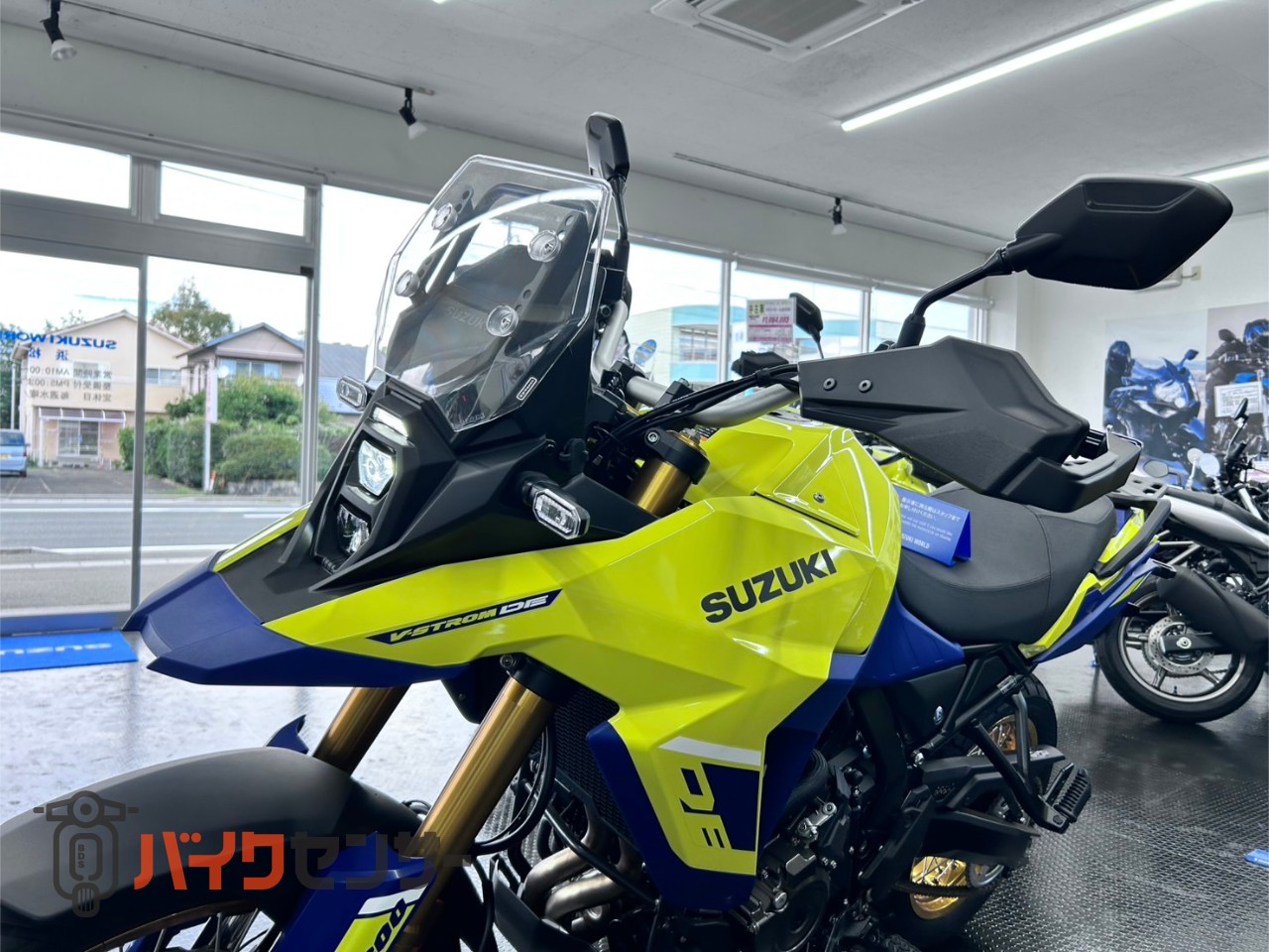 スズキ Vストローム800DE スクリーン ナックルガード 動画あり 2025年