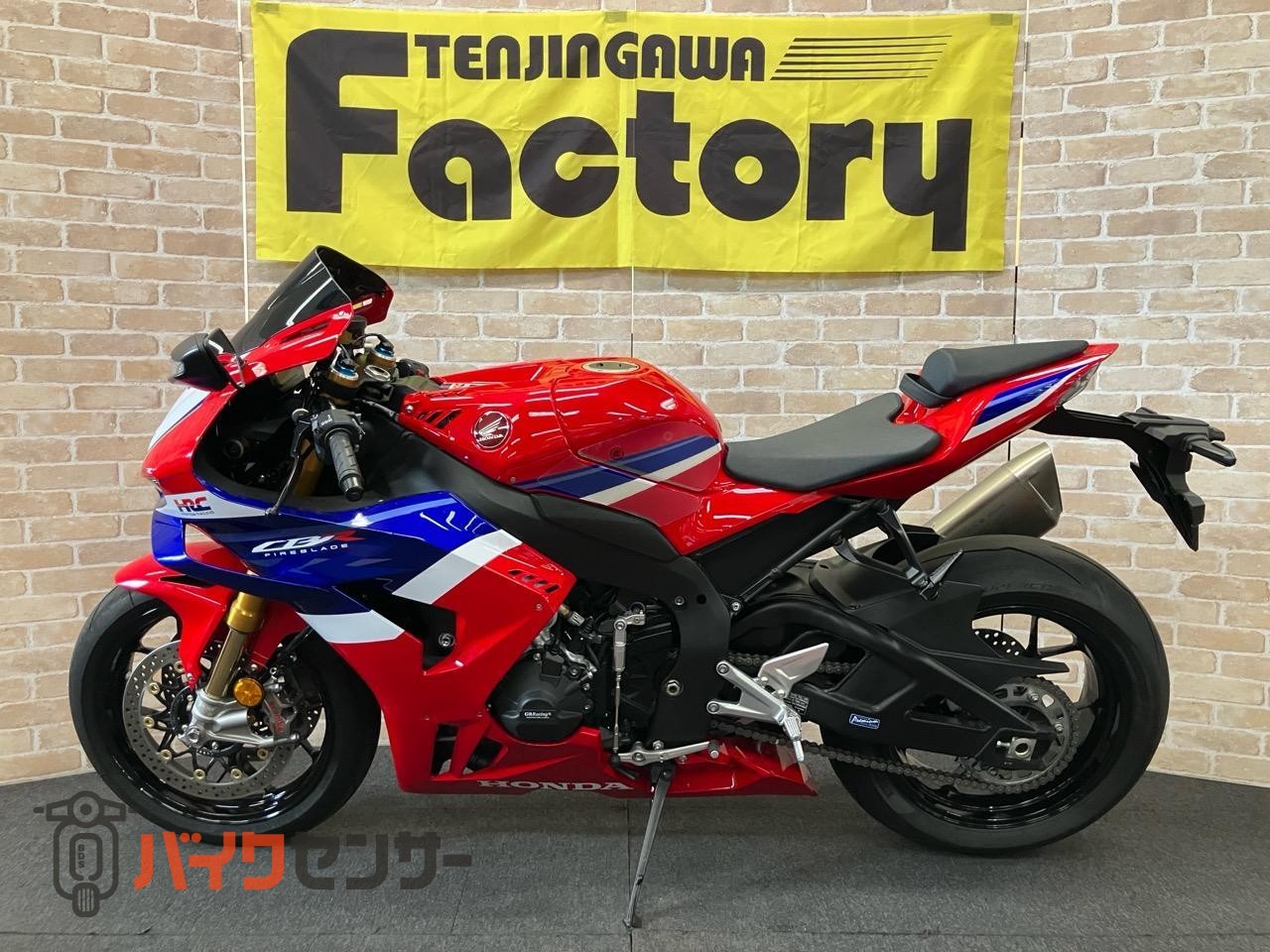 CBR1000RR-R　SP　GBレーシングカバー　スモークスクリーン　ETC ブレンボ　オーリンズ装着モデル_1