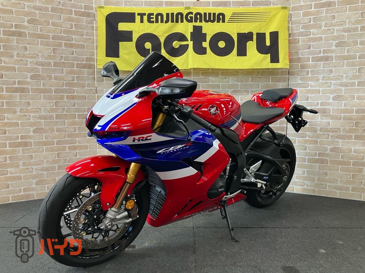CBR1000RR-R　SP　GBレーシングカバー　スモークスクリーン　ETC ブレンボ　オーリンズ装着モデル_3