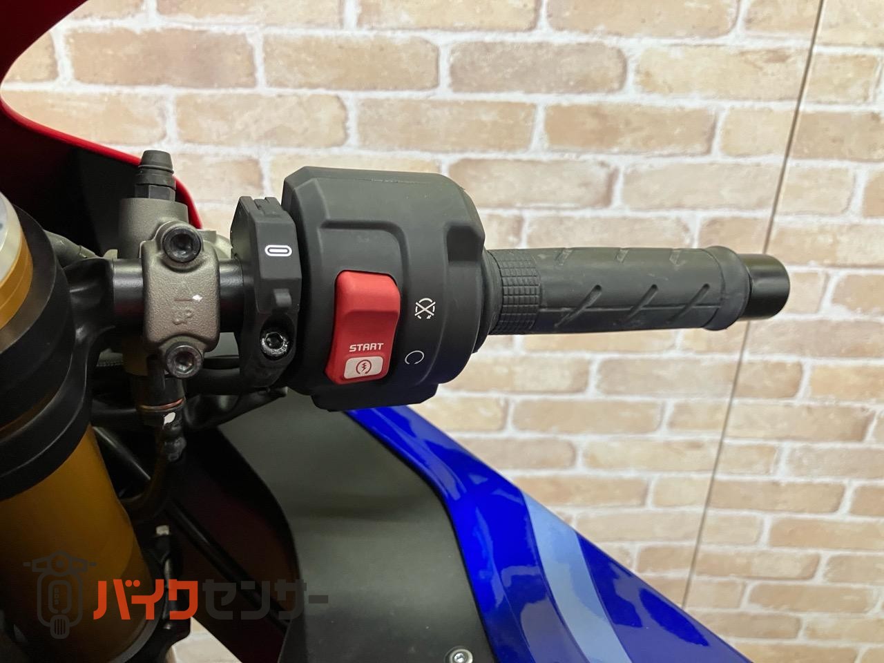 CBR1000RR-R　SP　GBレーシングカバー　スモークスクリーン　ETC ブレンボ　オーリンズ装着モデル_9
