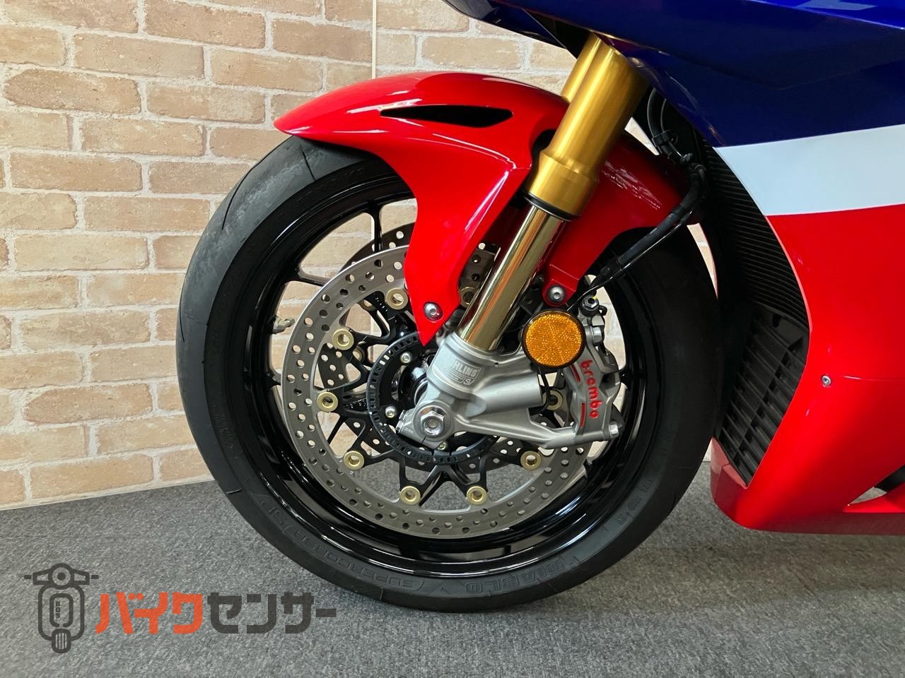 CBR1000RR-R　SP　GBレーシングカバー　スモークスクリーン　ETC ブレンボ　オーリンズ装着モデル_14