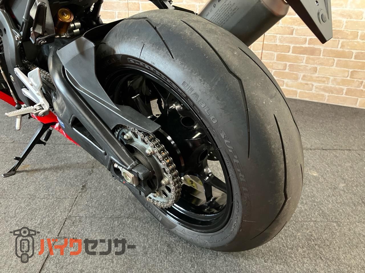 CBR1000RR-R　SP　GBレーシングカバー　スモークスクリーン　ETC ブレンボ　オーリンズ装着モデル_20