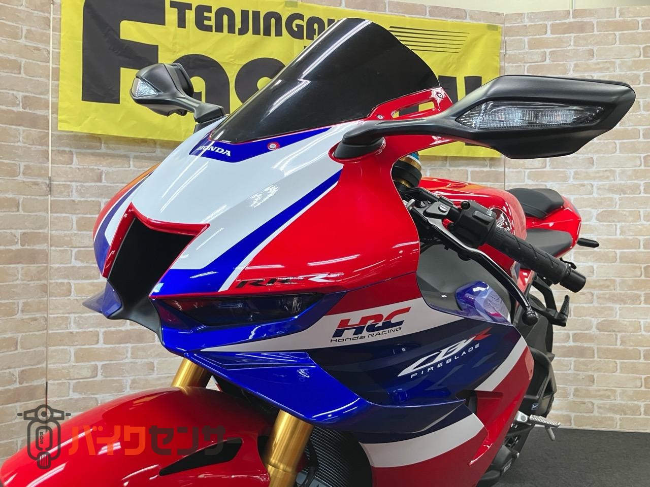 CBR1000RR-R　SP　GBレーシングカバー　スモークスクリーン　ETC ブレンボ　オーリンズ装着モデル_21