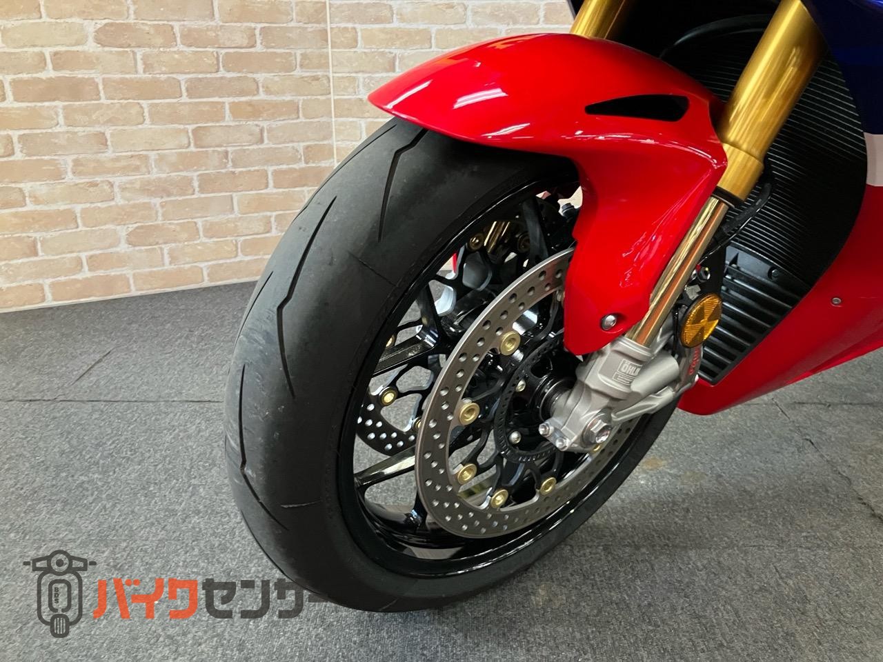 CBR1000RR-R　SP　GBレーシングカバー　スモークスクリーン　ETC ブレンボ　オーリンズ装着モデル_22