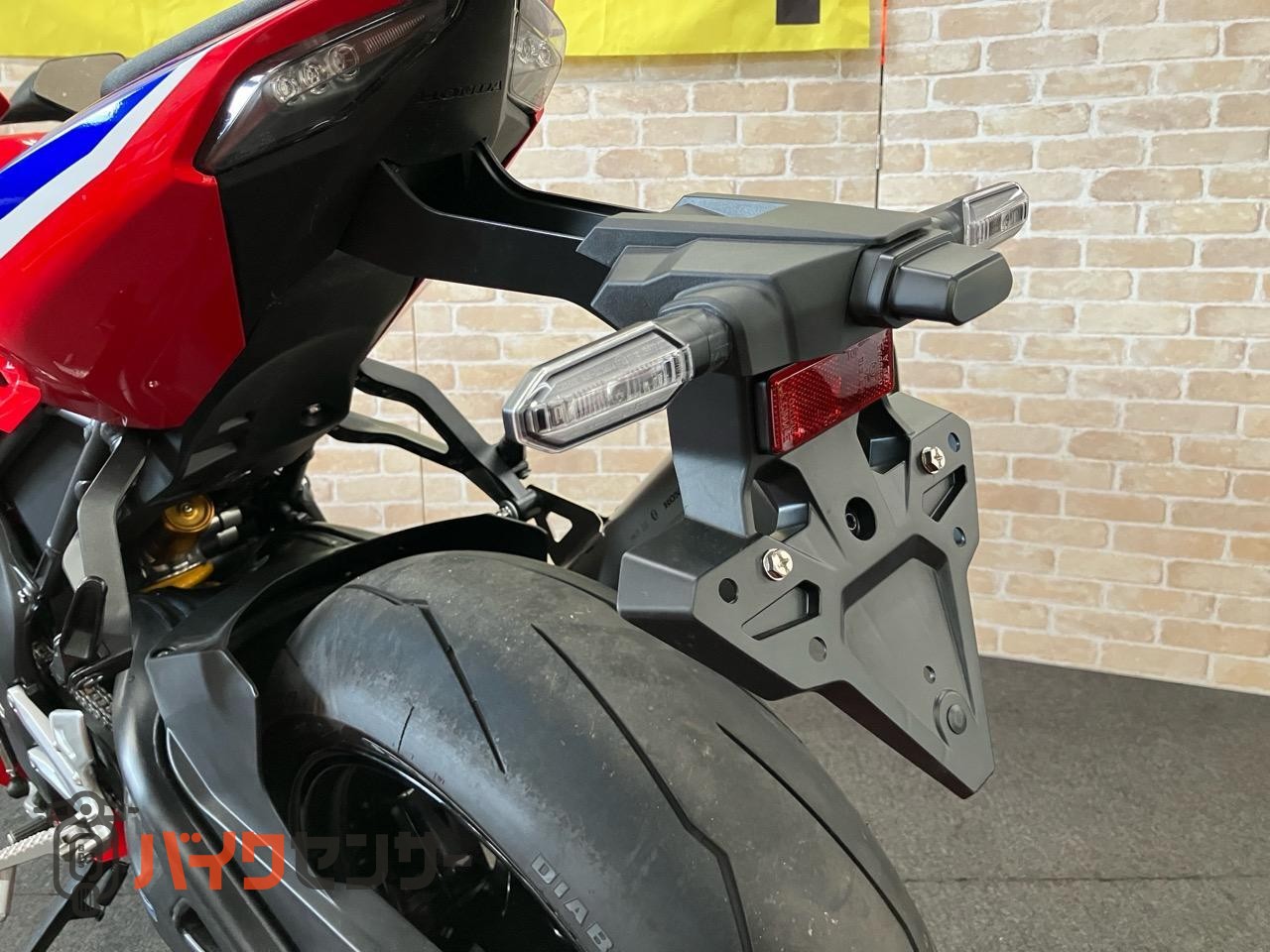 CBR1000RR-R　SP　GBレーシングカバー　スモークスクリーン　ETC ブレンボ　オーリンズ装着モデル_25