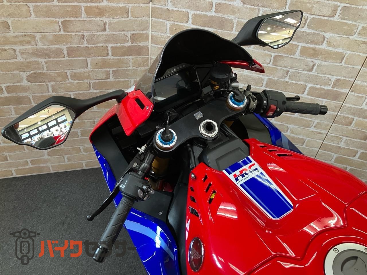 CBR1000RR-R　SP　GBレーシングカバー　スモークスクリーン　ETC ブレンボ　オーリンズ装着モデル_28