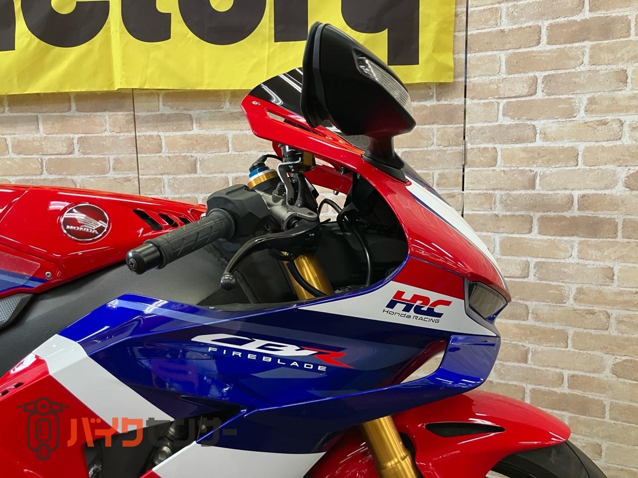 CBR1000RR-R　SP　GBレーシングカバー　スモークスクリーン　ETC ブレンボ　オーリンズ装着モデル_29