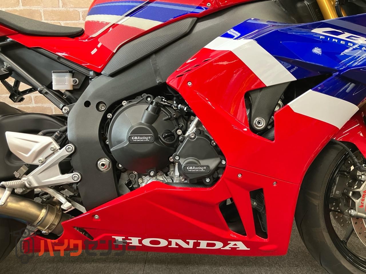 CBR1000RR-R　SP　GBレーシングカバー　スモークスクリーン　ETC ブレンボ　オーリンズ装着モデル_31