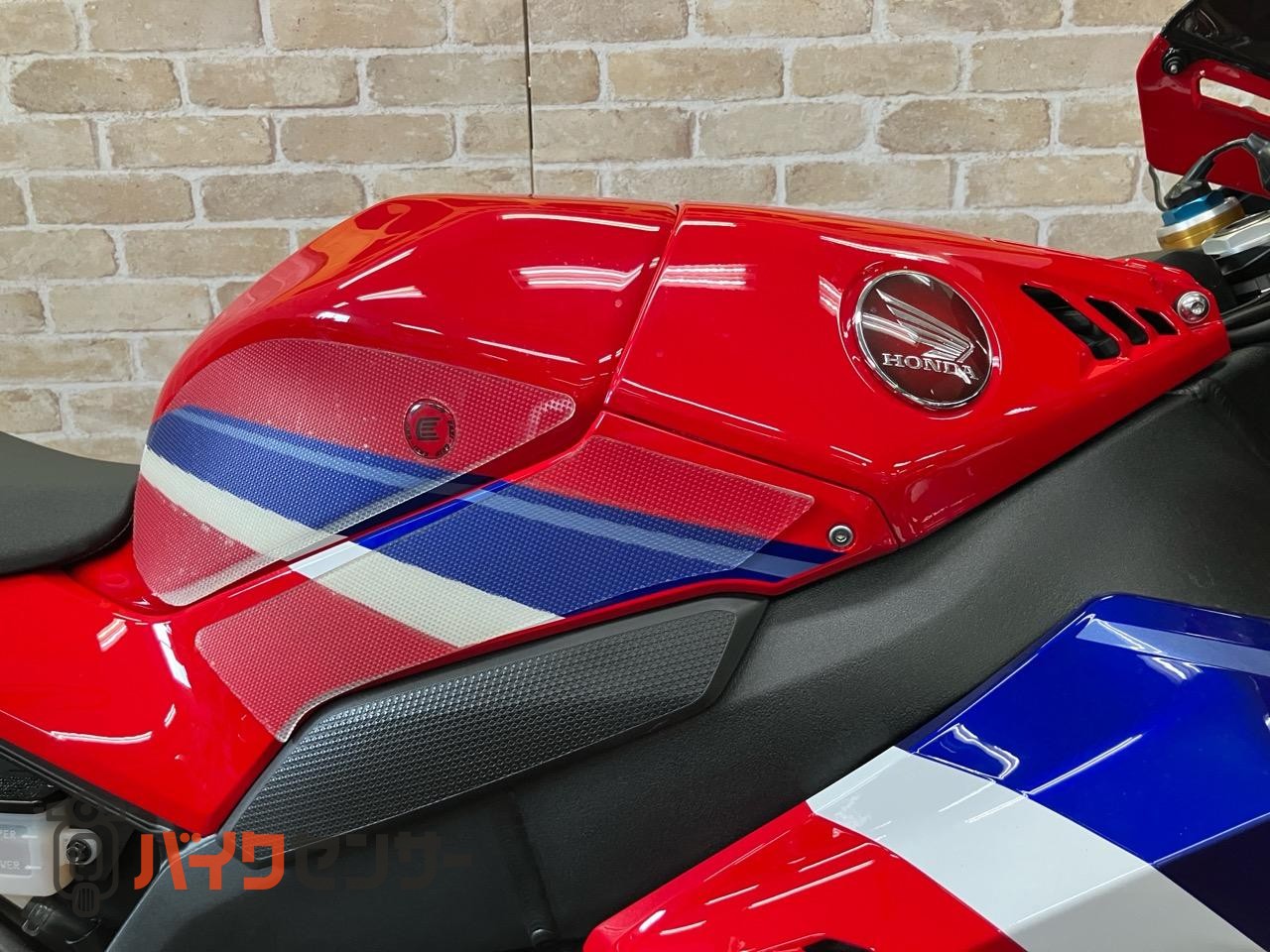 CBR1000RR-R　SP　GBレーシングカバー　スモークスクリーン　ETC ブレンボ　オーリンズ装着モデル_32